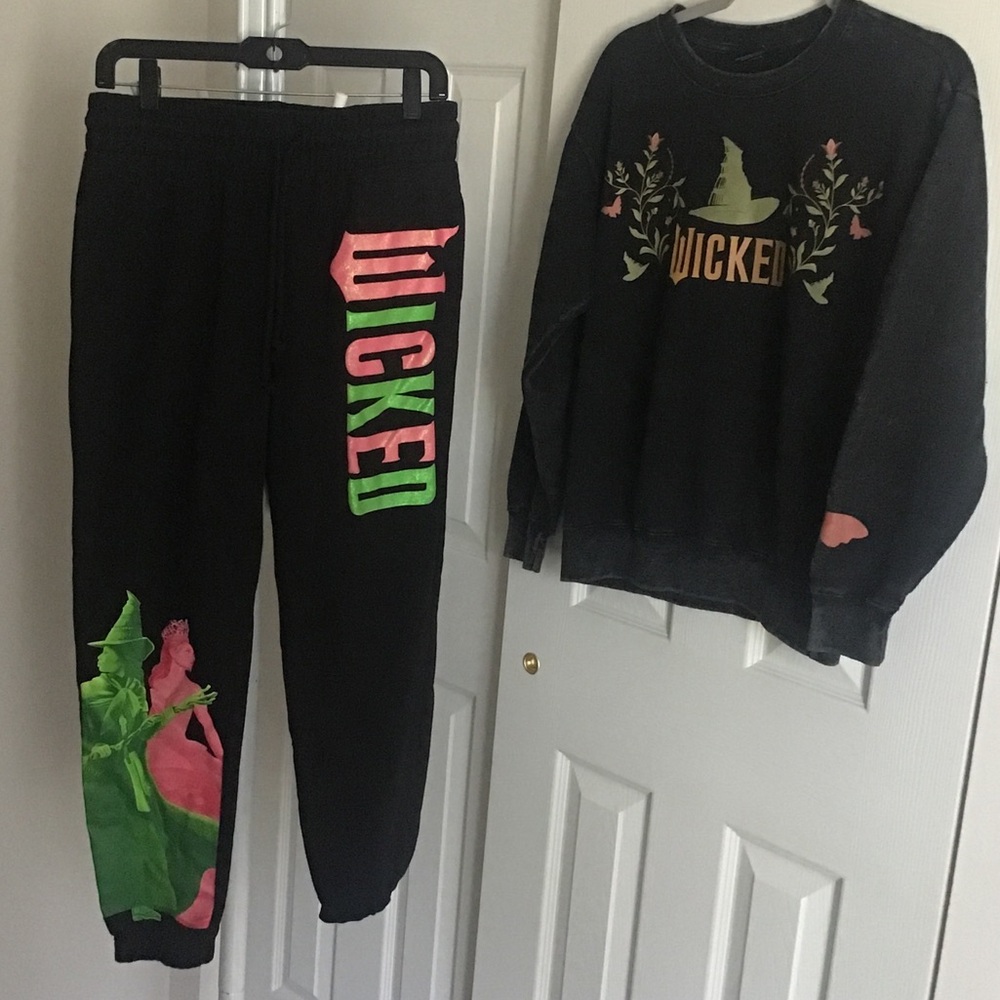 Black wicked joggers with free sweatshirt